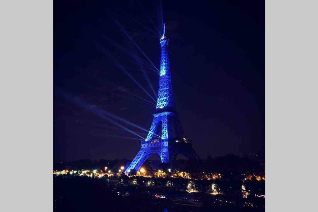 Eiffel Tower Romantic View Apartment Paris Exterior photo