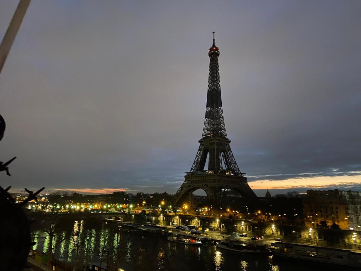 Eiffel Tower Romantic View Apartment Paris Exterior photo